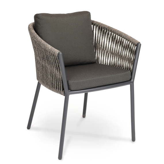 Cosmo Sessel, Gestell: Aluminium anthrazit matt Strukturlack, Sitzfläche: fm-flat rope anthrazit, Kissen Sitz und Rücken charcoal