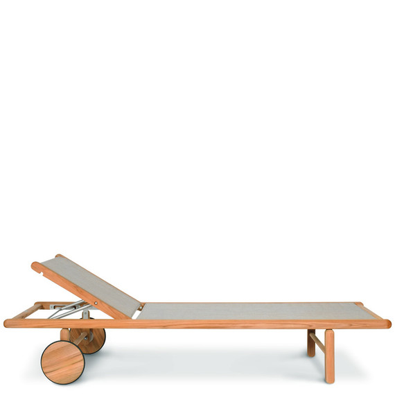 Tennis Liege, Gestell: Teak mit Beschlägen aus Edelstahl , Sitzfläche: Gewebe cappuccino