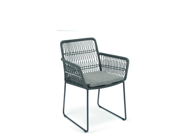 Wire armchair inclusive seat cushion