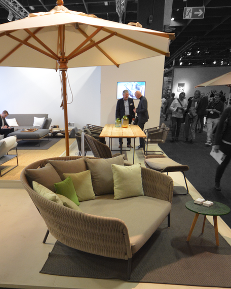Wing daybed, Atlantic side table, Woodline parasol, Suite table and armchair Wing daybed, Atlantic side table, Woodline parasol, Suite table and armchair