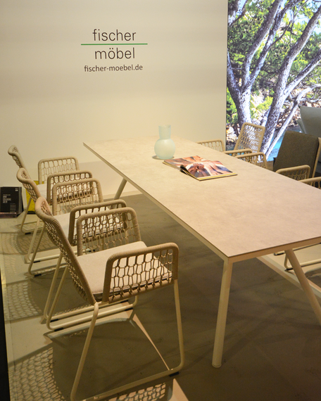 Wing Light armchair, Teso table Wing Light armchair, Teso table
