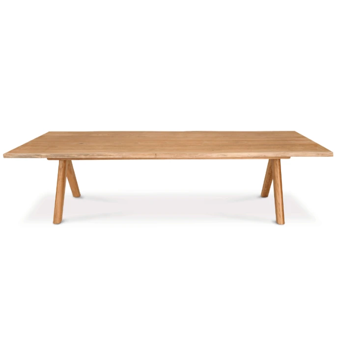 Dario Tisch von Fischer Möbel – rechteckiger Outdoor Esstisch aus Teakholz mit klarer Linienführung und stabilen, leicht schräg gestellten Beinen in natürlicher Optik
