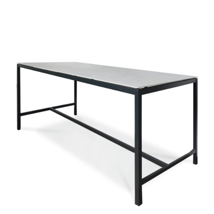 Suite High Dining Tisch von Fischer Möbel – hoher, rechteckiger Outdoor Tisch mit schlankem Metallgestell und klarer Linienführung, ideal für moderne Bar- und Stehbereiche