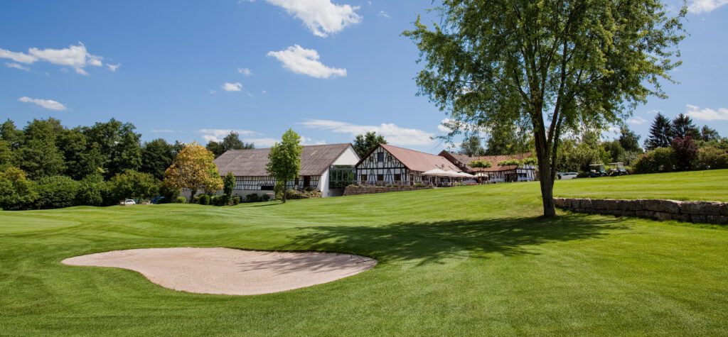 Golfclub Bad Rappenau mit Terrasse und Outdoor-Bereichen ausgestattet mit Möbeln von Fischer Möbel