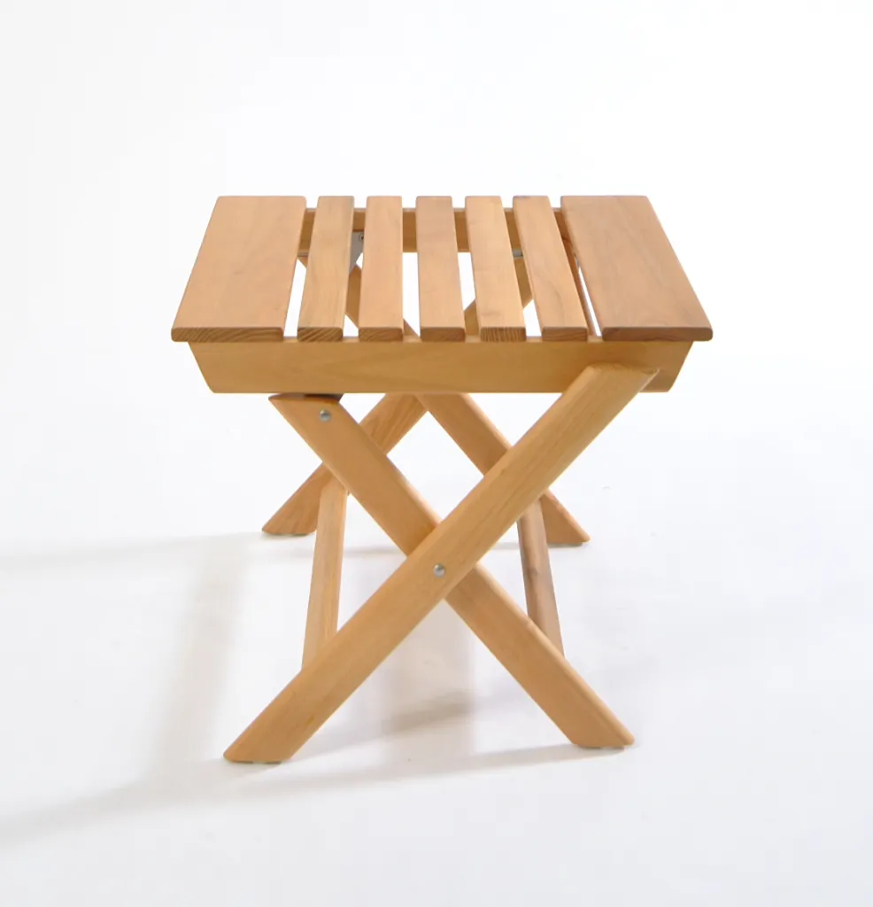 Robinie Hocker 009 frei.webp